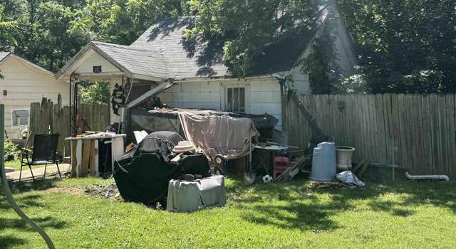 Photo of 307 SE Kouns St, Topeka, KS 66607