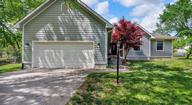 Photo of 112 Pleasant Hills Ct, Ozawkie, KS 66070