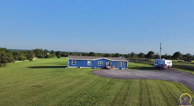 Photo of 1121 SE 85th St, Wakarusa, KS 66546