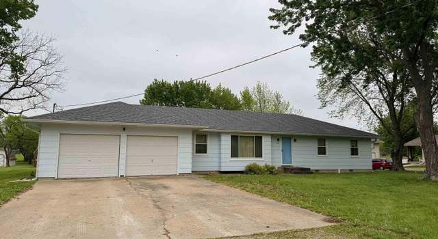 Photo of 328 Forrest Gragg Dr, Osage City, KS 66523