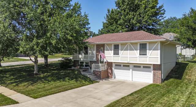 Photo of 3377 SW Timberlake Ln, Topeka, KS 66614