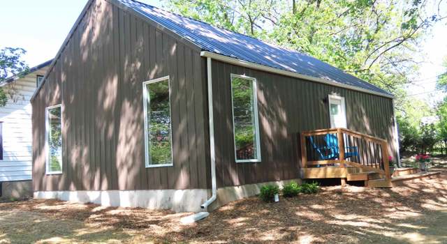 Photo of 140 NW Louise St, Topeka, KS 66606