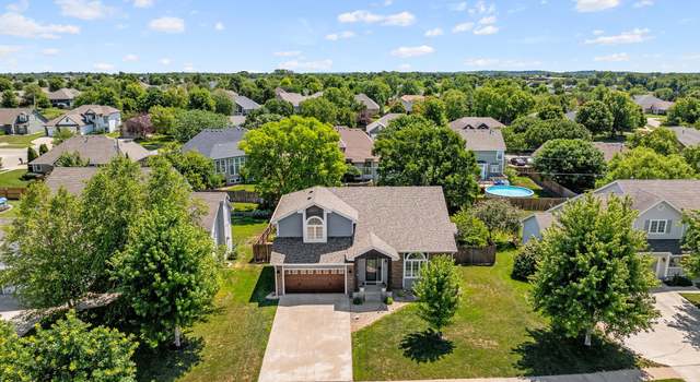 Photo of 2712 SW Sherwood Park Dr, Topeka, KS 66614