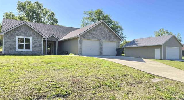 Photo of 8051 Rock Creek Dr, Ozawkie, KS 66070