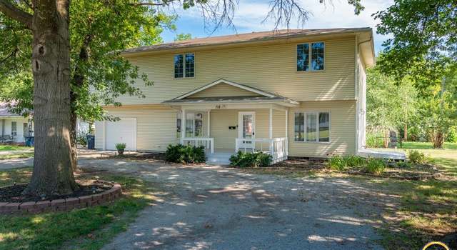 Photo of 718 Lincoln St, Osage City, KS 66523