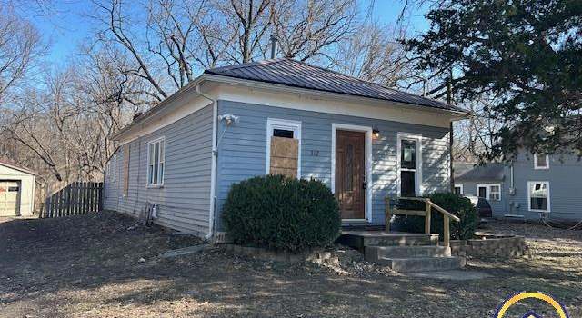 Photo of 312 N Kansas St, Burlingame, KS 66413