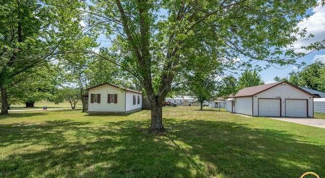 Photo of 330 E 9th St, Lyndon, KS 66451