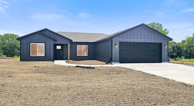 Photo of 202 Clay Ave, Carbondale, KS 66414