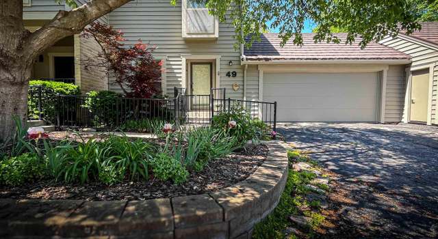Photo of 49 SW Pepper Tree Ln, Topeka, KS 66611