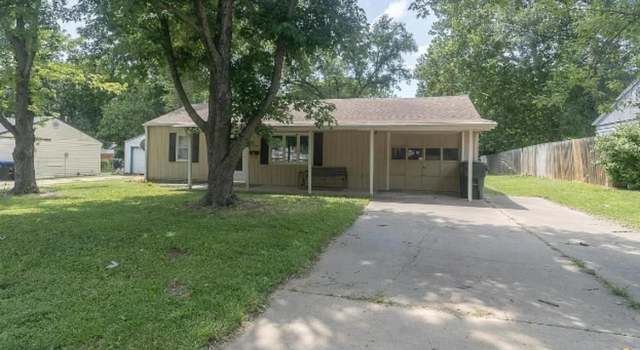 Photo of 2205 SW Morningside Rd, Topeka, KS 66614