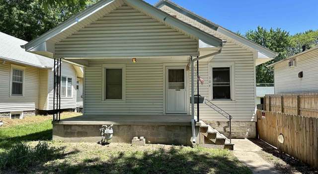 Photo of 104 NW Kendall Ave, Topeka, KS 66606