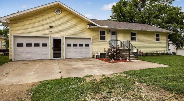 Photo of 203 Lovejoy St, Circleville, KS 66416