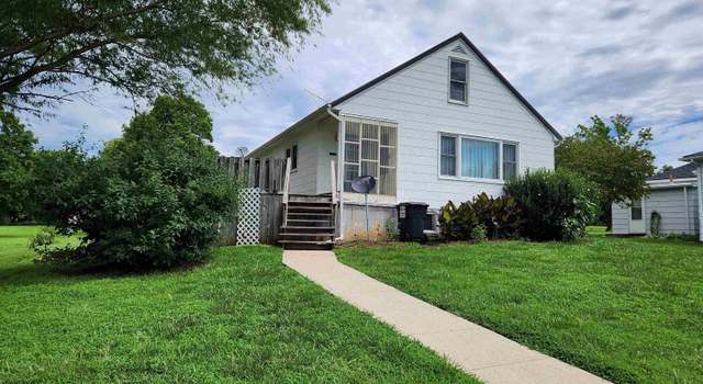 Photo of 240 E 4th St, Horton, KS 66439
