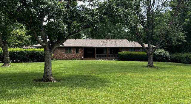 Photo of 1021 NE 39th St, Topeka, KS 66617