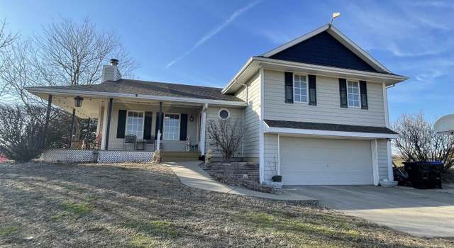 Photo of 4021 NW Sunset Ln, Silver Lake, KS 66539