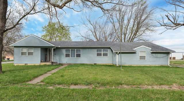 Photo of 305 N 4th St, Osage City, KS 66523