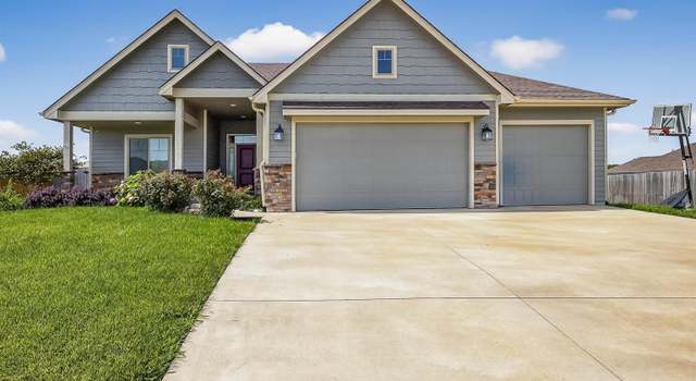 Photo of 7627 SW Lowell Ln, Topeka, KS 66614