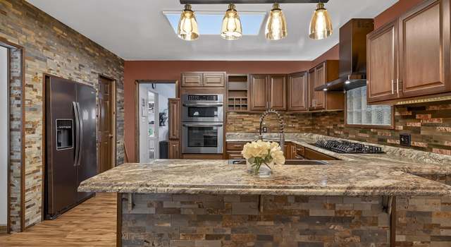 Photo of 318 E Ninth St, Holton, KS 66436