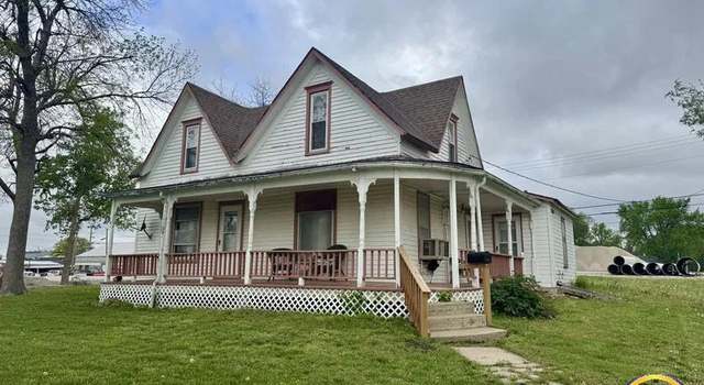 Photo of 408 S 11th St, Hiawatha, KS 66434