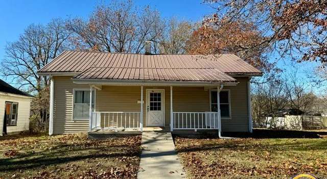 Photo of 1015 3rd Ave W, Horton, KS 66439