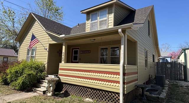 Photo of 25 Elm St, Cottonwood Falls, KS 66845