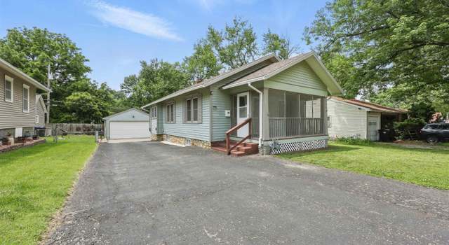 Photo of 731 SW Macvicar Ave, Topeka, KS 66606