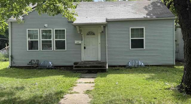 Photo of 724 SW Lindenwood Ave, Topeka, KS 66606