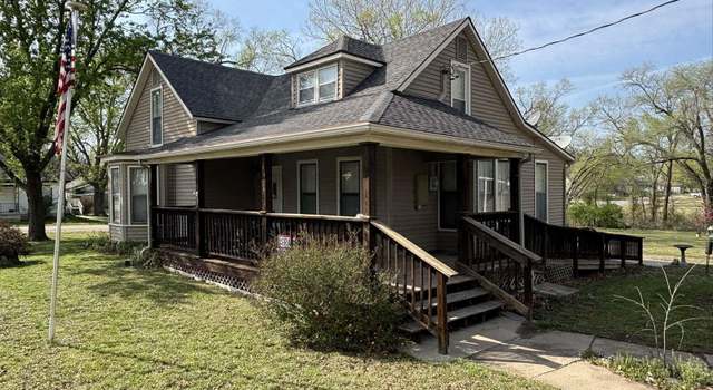 Photo of 421 Union St, Cottonwood Falls, KS 66845