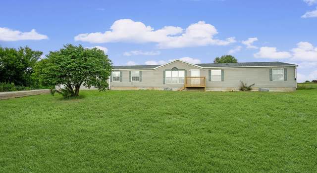 Photo of 750 SE 93rd St, Wakarusa, KS 66546