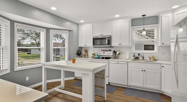 Photo of 2811 SW Lincolnshire Ct, Topeka, KS 66614
