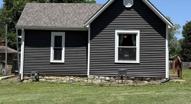 Photo of 624 W 3rd St, Holton, KS 66436