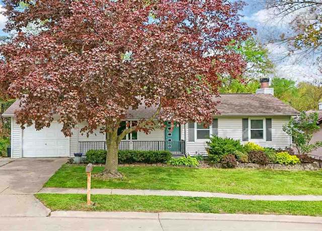 Property at 1006 Sunset St, Iowa City, IA 52246, 4 beds, 2 baths