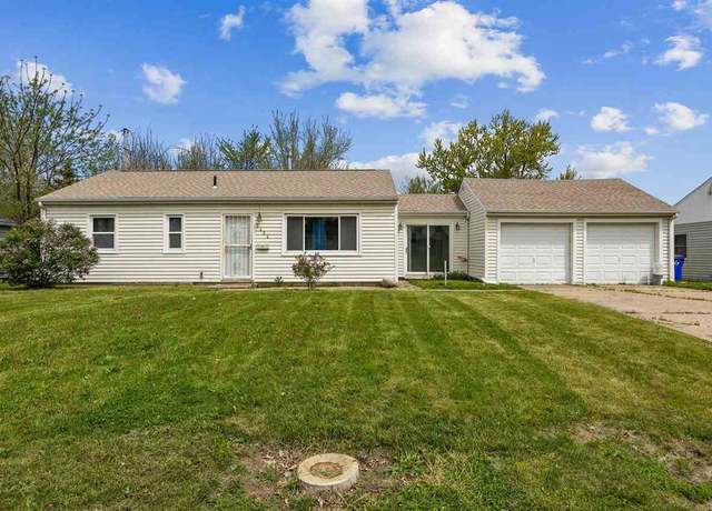 Property at 2424 8th Ave Ave SW, Cedar Rapids, IA 52404, 3 beds, 1 bath
