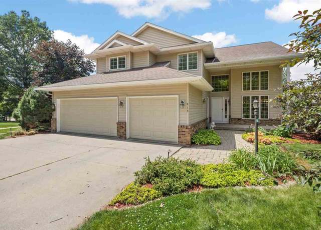 Property at 819 Elliott Ct, Iowa City, IA 52246, 5 beds, 3.5 baths
