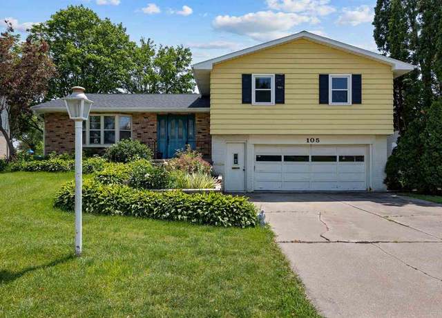 Property at 105 Parkview Dr, Tipton, IA 52772, 3 beds, 2.5 baths