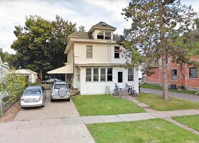 Property at 420 N Gilbert St, Iowa City, IA 52240, 7 beds, 4 baths