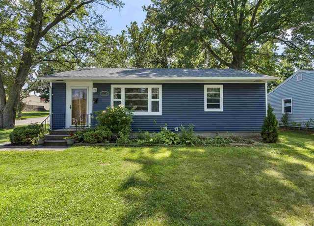 Property at 2125 F St, Iowa City, IA 52245, 3 beds, 1 bath