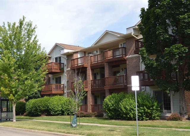 Property at 454 West Side Dr, Iowa City, IA 52246, 2 beds, 2 baths