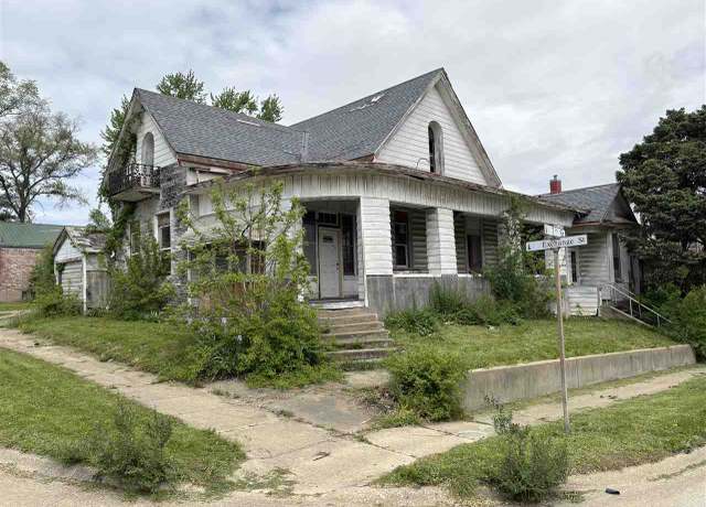 Property at 126 S 7th St, Keokuk, IA 52632, 3 beds, 1 bath