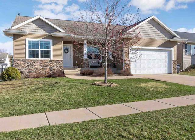 Property at 850 Oak Park Cir, Marion, IA 52302, 4 beds, 3 baths