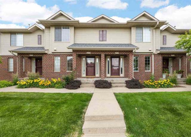Property at 275 Camden Rd, Iowa City, IA 52245, 2 beds, 2.5 baths