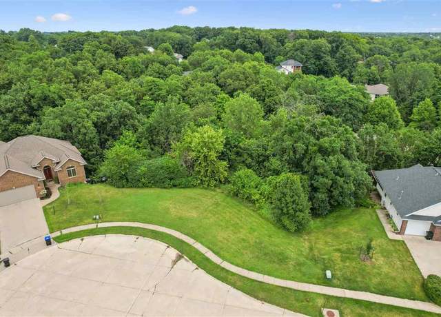 Property at 1819 Timber Hills Dr, Coralville, IA 52241