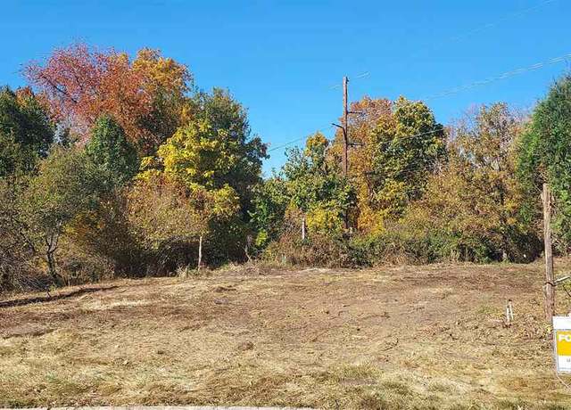 Property at 2066 Bristol Dr, Iowa City, IA 52245