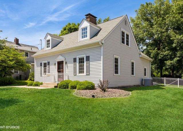 Property at 12 Park Rd, Iowa City, IA 52246, 4 beds, 2.5 baths
