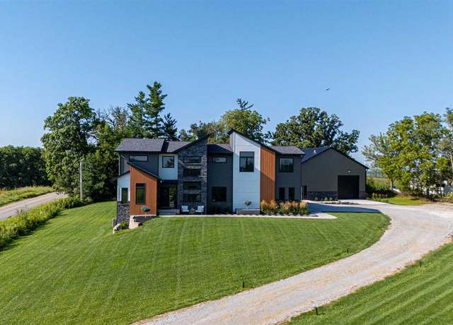 Property at 4615 Elynn Ln NE, Solon, IA 52333, 6 beds, 4 baths