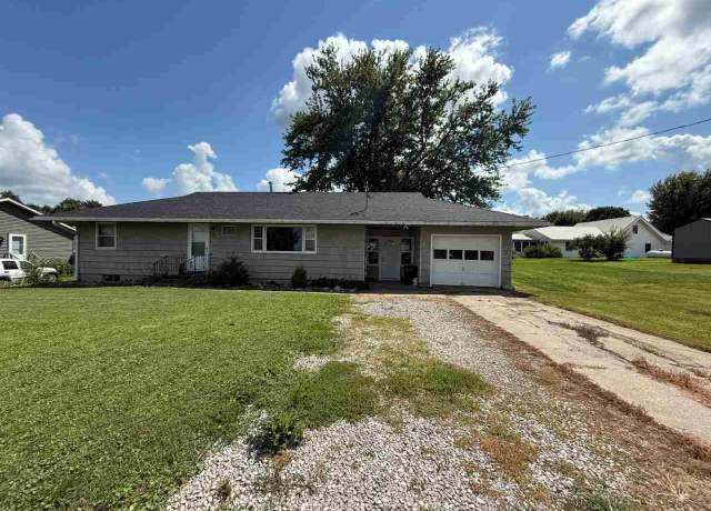 Property at 202 E Grinnell St, IA 50104, 3 beds, 1 bath