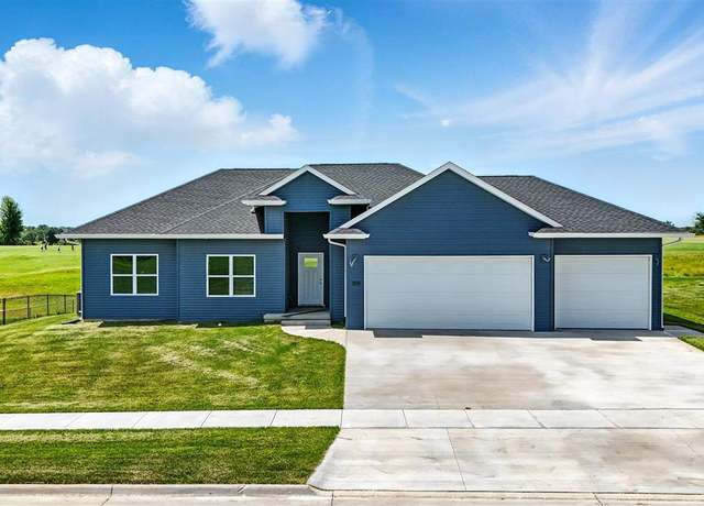 Property at 309 Augusta National Blvd, Washington, IA 52353, 3 beds, 2 baths