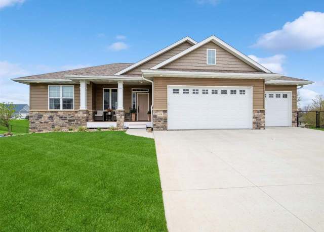 Property at 630 Lincoln Ct, Center Point, IA 52213, 4 beds, 4.5 baths