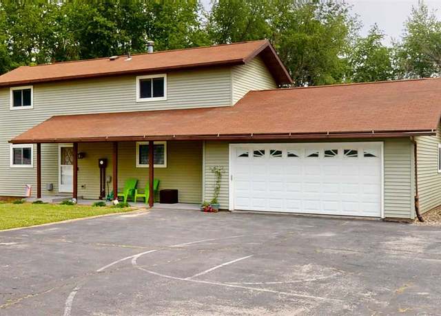 Property at 1944 Surf Dr Dr NE, Solon, IA 52333, 3 beds, 2 baths