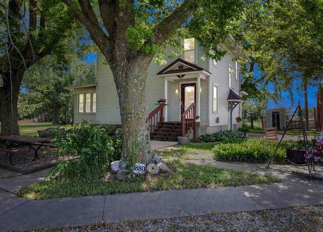 Property at 1105 Iowa 38, Tipton, IA 52772, 4 beds, 2.5 baths